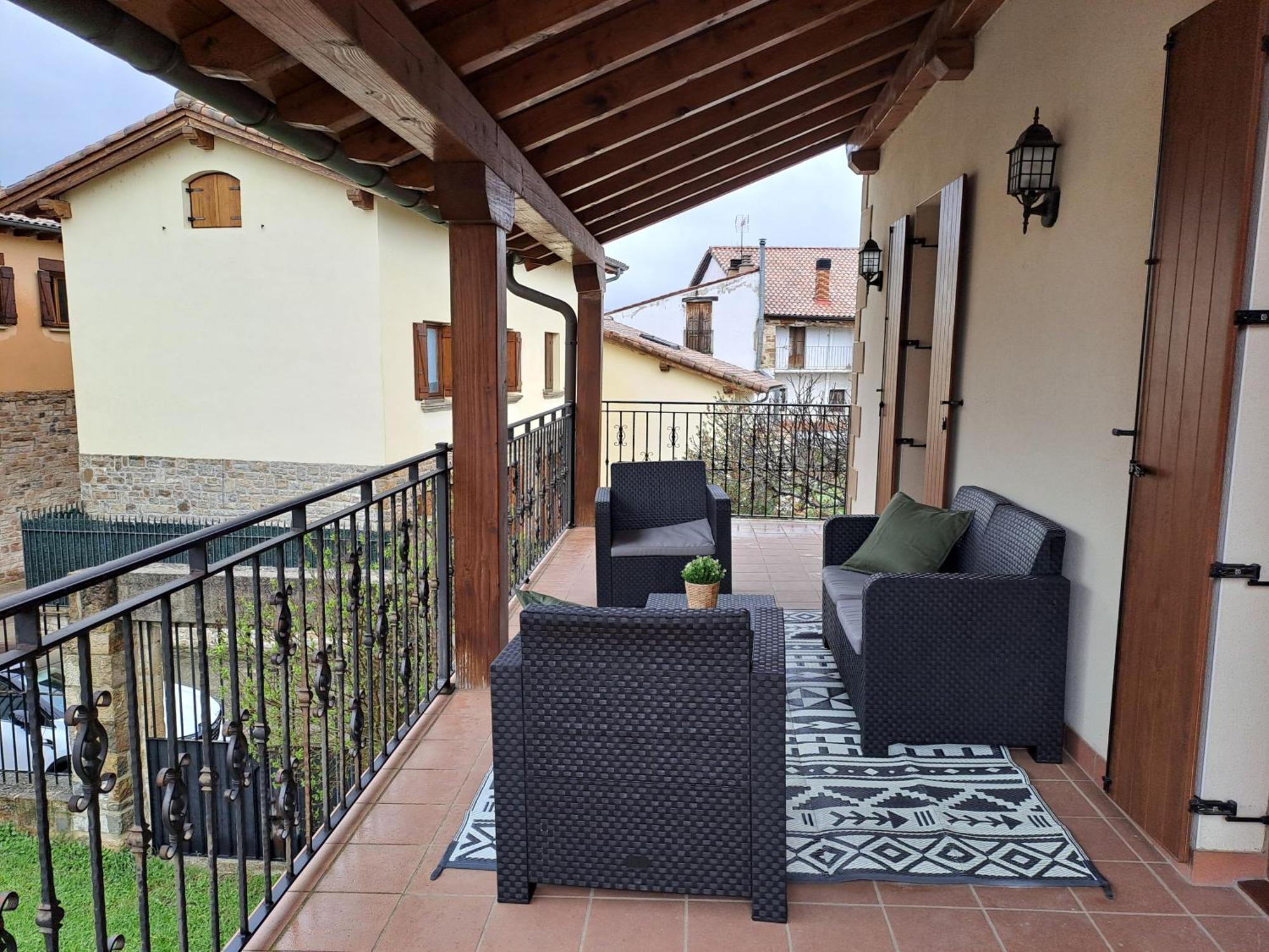 Casa Rural Torreblanca Urroz Kültér fotó